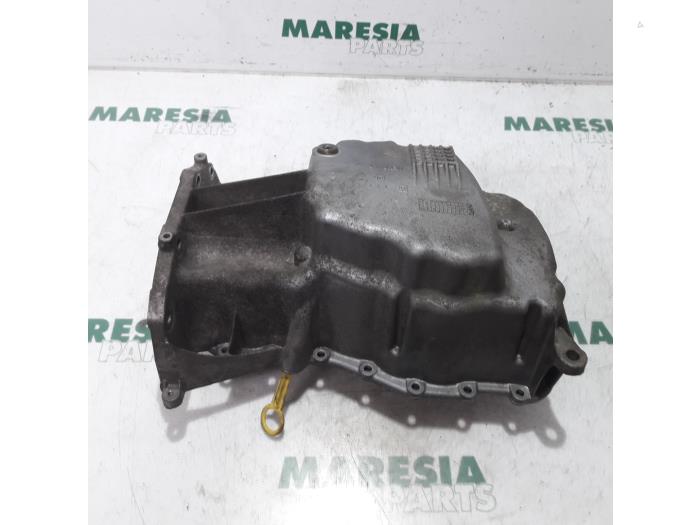 Gebruikte Carterpan Renault Clio II (BB/CB) 1.4 16V Prijs € 40,00 Margeregeling aangeboden door Maresia Parts