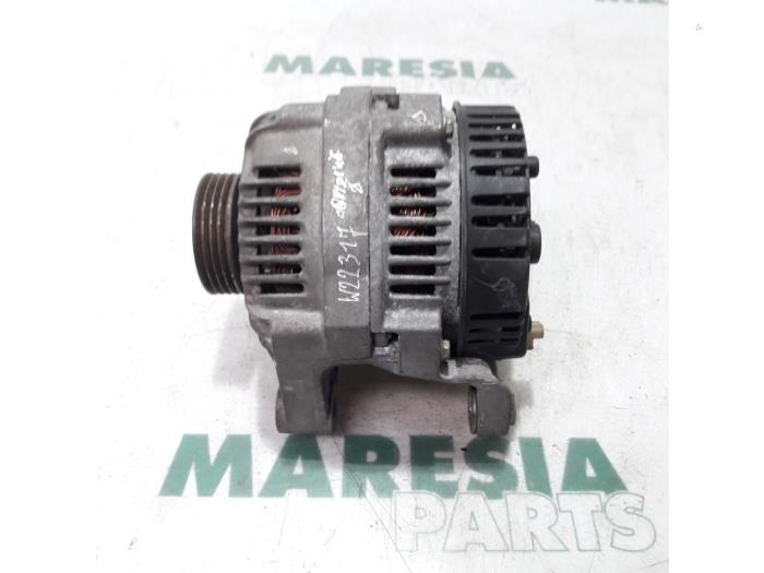 Gebruikte Dynamo Renault Twingo (C06) 1.2 Prijs € 50,00 Margeregeling aangeboden door Maresia Parts