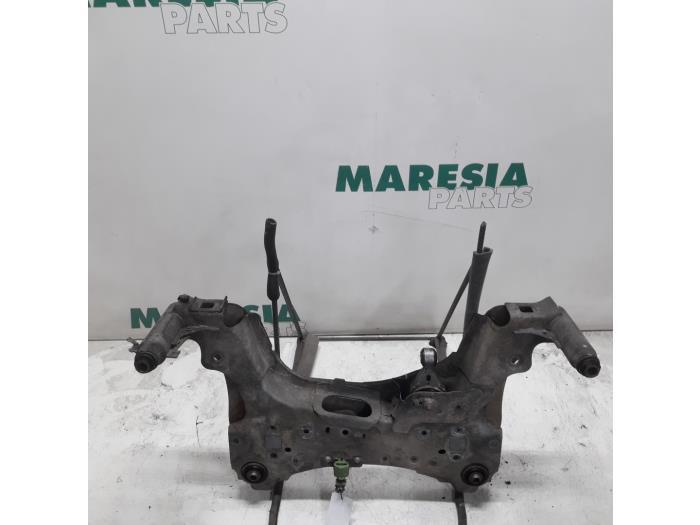 Gebruikte Subframe Renault Megane III Berline (BZ) 2.0 16V TCe 180 Prijs € 85,00 Margeregeling aangeboden door Maresia Parts