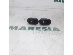 Gebruikte Combischakelaar ramen Citroen C3 Pluriel (HB) 1.6 16V Prijs € 20,00 Margeregeling aangeboden door Maresia Parts