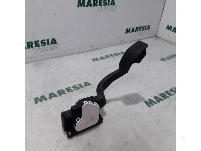 Gebruikte Sensor Gaspedaalpositie Fiat Punto III (199) 0.9 TwinAir Turbo 100 Prijs € 15,00 Margeregeling aangeboden door Maresia Parts