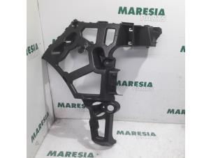 Gebruikte Bumperframe achter Renault Megane III Berline (BZ) 2.0 16V TCe 180 Prijs € 25,00 Margeregeling aangeboden door Maresia Parts