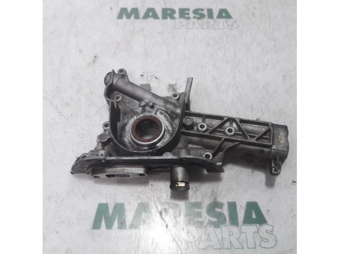 Gebruikte Oliepomp Fiat Punto II (188) 1.9 JTD 80 ELX Prijs € 75,00 Margeregeling aangeboden door Maresia Parts