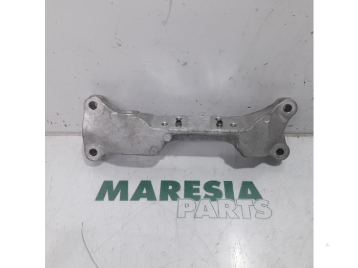 Gebruikte Motorrubber Peugeot 207/207+ (WA/WC/WM) 1.4 16V VTi Prijs € 25,00 Margeregeling aangeboden door Maresia Parts