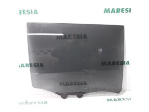 Gebruikte Deurruit 4Deurs rechts-achter Citroen C4 Picasso (3D/3E) 1.6 e-HDi 115 Prijs € 105,00 Margeregeling aangeboden door Maresia Parts
