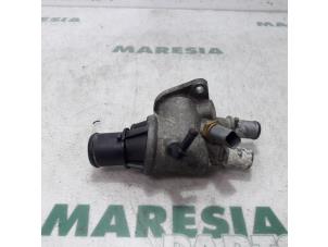 Gebruikte Thermostaathuis Fiat Multipla (186) 1.9 JTD 105 SX,ELX Prijs € 50,00 Margeregeling aangeboden door Maresia Parts