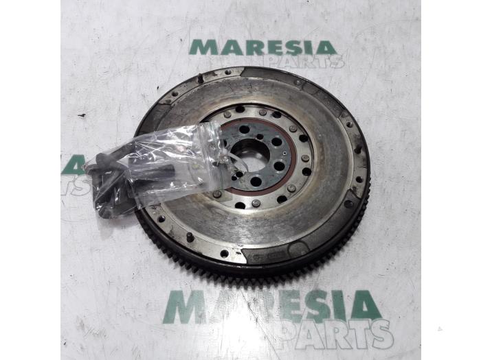 Gebruikte Vliegwiel Fiat Multipla (186) 1.9 JTD 105 SX,ELX Prijs € 105,00 Margeregeling aangeboden door Maresia Parts