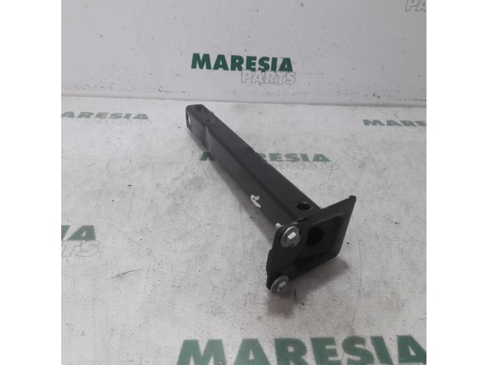 Gebruikte Subframe Peugeot 207 SW (WE/WU) 1.4 16V Vti Prijs € 20,00 Margeregeling aangeboden door Maresia Parts