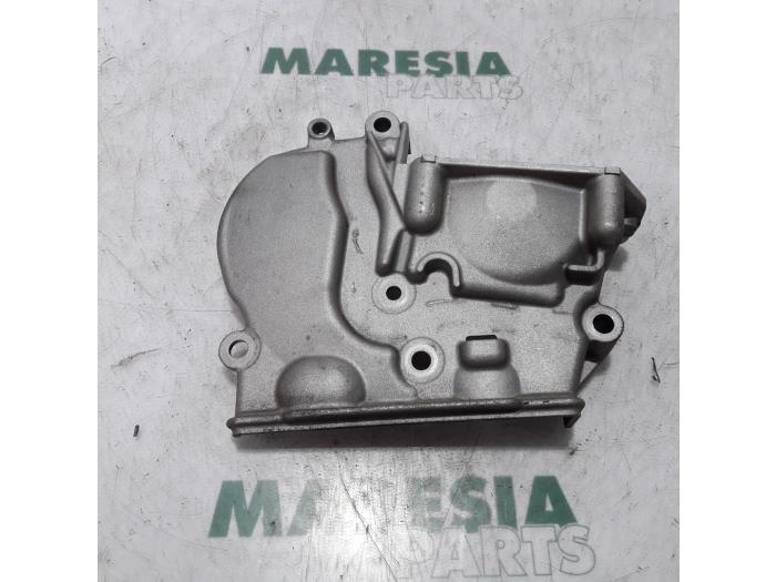 Gebruikte Distributiedeksel Renault Laguna II (BG) 1.8 16V Prijs € 25,00 Margeregeling aangeboden door Maresia Parts