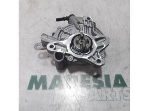 Gebruikte Vacuumpomp (Diesel) Fiat Scudo (270) 2.0 D Multijet Prijs € 60,00 Margeregeling aangeboden door Maresia Parts