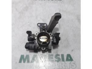 Gebruikte Gasklephuis Renault Twingo (C06) 1.2 Prijs € 50,00 Margeregeling aangeboden door Maresia Parts