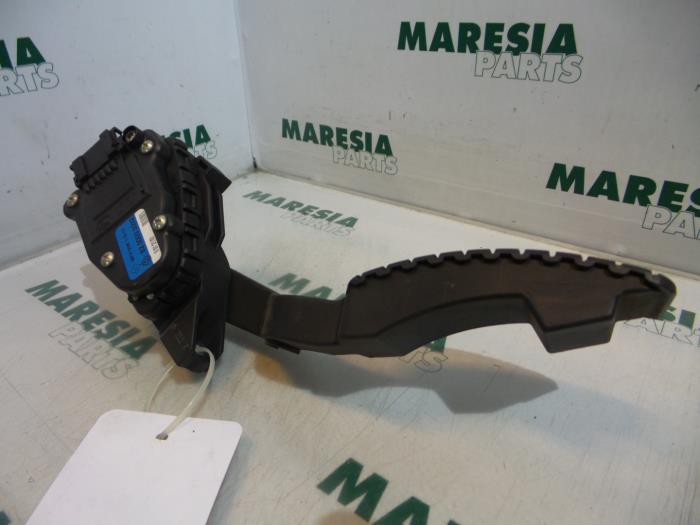 Gebruikte Sensor Gaspedaalpositie Renault Laguna II Grandtour (KG) 1.8 16V Prijs € 30,00 Margeregeling aangeboden door Maresia Parts