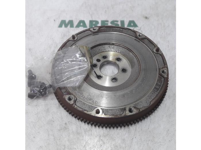 Gebruikte Vliegwiel Peugeot 208 I (CA/CC/CK/CL) 1.0 Vti 12V PureTech Prijs € 105,00 Margeregeling aangeboden door Maresia Parts