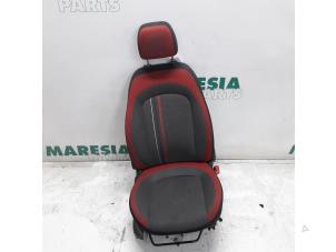 Gebruikte Voorstoel rechts Fiat Punto Evo (199) 1.3 JTD Multijet 85 16V Euro 5 Prijs € 75,00 Margeregeling aangeboden door Maresia Parts