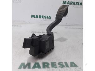 Gebruikte Gaspedaalpositie Sensor Fiat Doblo Cargo (263) 1.4 16V Prijs € 48,40 Inclusief btw aangeboden door Maresia Parts