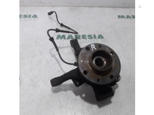 Gebruikte Fusee rechts-voor Renault Modus/Grand Modus (JP) 1.5 dCi 80 Prijs € 50,00 Margeregeling aangeboden door Maresia Parts