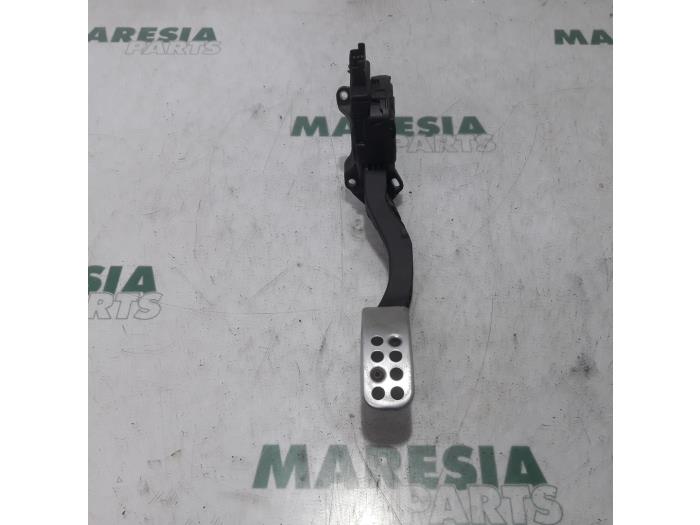 Gebruikte Sensor Gaspedaalpositie Peugeot RCZ (4J) 1.6 16V THP Prijs € 75,00 Margeregeling aangeboden door Maresia Parts