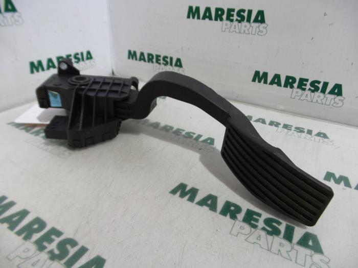 Gaspedaalpositie Sensor van een Fiat Grande Punto (199) 1.2 2006