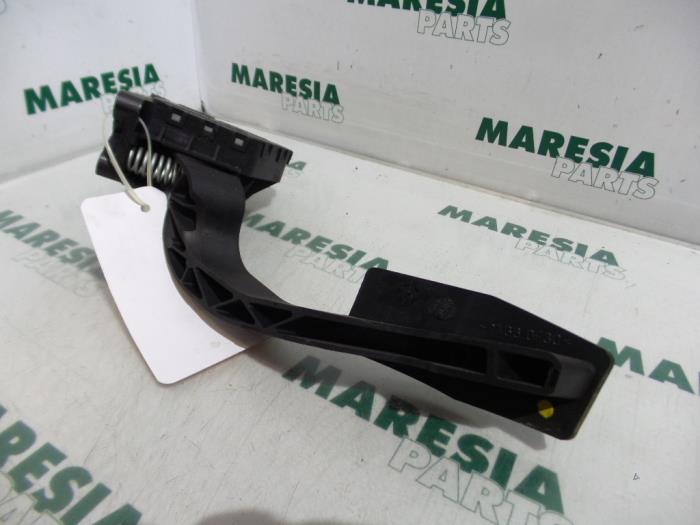 Gaspedaalpositie Sensor van een Fiat Grande Punto (199) 1.2 2006