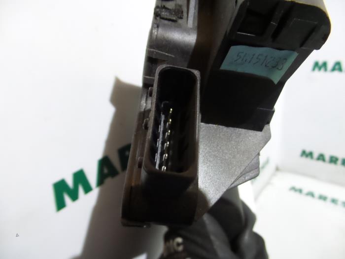 Gaspedaalpositie Sensor van een Fiat Grande Punto (199) 1.2 2006
