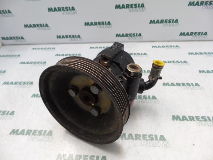 Gebruikte Stuurpomp Alfa Romeo 156 Sportwagon (932) 2.4 JTD Prijs € 50,00 Margeregeling aangeboden door Maresia Parts
