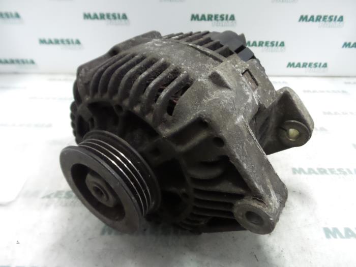 Gebruikte Dynamo Renault Espace (JE) 3.0i V6 RXT Prijs € 39,99 Margeregeling aangeboden door Maresia Parts