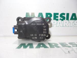 Gebruikte Kachelklep Motor Citroen C5 II Break (RE) 2.0 HDiF 16V Prijs € 25,00 Margeregeling aangeboden door Maresia Parts