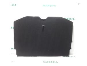 Gebruikte Kofferbak Mat Citroen C3 Picasso (SH) 1.6 HDi 16V 90 Prijs € 40,00 Margeregeling aangeboden door Maresia Parts