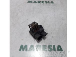 Gebruikte Koelvinweerstand Citroen C3 Picasso (SH) 1.6 HDi 16V 90 Prijs € 20,00 Margeregeling aangeboden door Maresia Parts