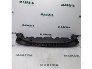Gebruikte Bumperbalk voor Citroen C3 Picasso (SH) 1.6 HDi 16V 90 Prijs € 25,00 Margeregeling aangeboden door Maresia Parts