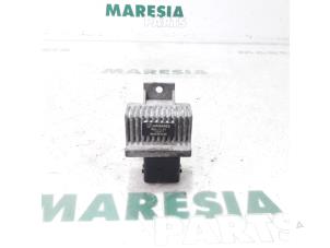 Gebruikte Relais Voorgloei Citroen C3 Picasso (SH) 1.6 HDi 16V 90 Prijs € 25,00 Margeregeling aangeboden door Maresia Parts