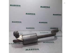 Gebruikte Uitlaat Einddemper Renault Espace (JK) 2.0 dCi 16V 130 FAP Prijs € 50,00 Margeregeling aangeboden door Maresia Parts