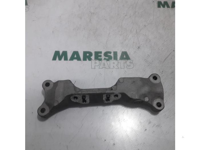 Gebruikte Motorsteun Peugeot 207/207+ (WA/WC/WM) 1.4 16V VTi Prijs € 25,00 Margeregeling aangeboden door Maresia Parts