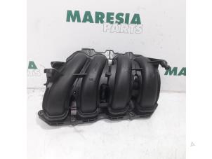 Gebruikte Inlaatspruitstuk Peugeot 207/207+ (WA/WC/WM) 1.4 16V VTi Prijs € 49,99 Margeregeling aangeboden door Maresia Parts