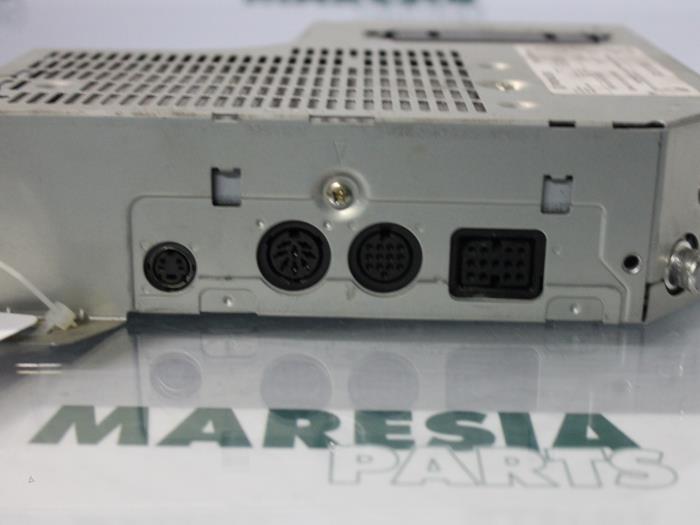 Radio van een Renault Espace (JE) 2.2 dT 12V 1997