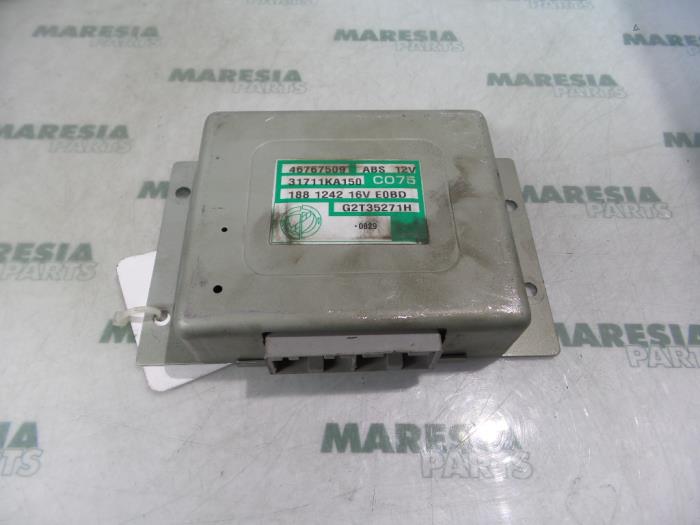 Gebruikte Computer Automatische Bak Fiat Punto II (188) 1.2 16V 5-Drs. Prijs € 80,00 Margeregeling aangeboden door Maresia Parts