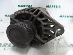 Gebruikte Dynamo Fiat Doblo (223A/119) 1.9 JTD Prijs € 40,00 Margeregeling aangeboden door Maresia Parts
