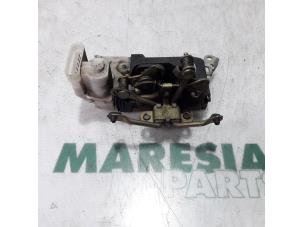 Gebruikte Portierslot Mechaniek 2deurs rechts Fiat Barchetta (183) 1.8 16V Prijs € 35,00 Margeregeling aangeboden door Maresia Parts