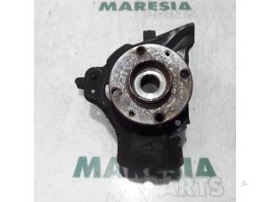 Gebruikte Fusee rechts-voor Fiat Barchetta (183) 1.8 16V Prijs € 35,00 Margeregeling aangeboden door Maresia Parts