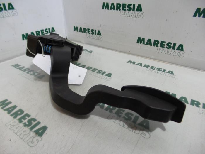 Gebruikte Gaspedaalpositie Sensor Fiat Stilo (192A/B) 2.4 20V Abarth 3-Drs. Prijs € 25,00 Margeregeling aangeboden door Maresia Parts