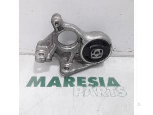 Gebruikte Motorrubber Peugeot 308 (4A/C) 1.6 VTI 16V Prijs € 40,00 Margeregeling aangeboden door Maresia Parts