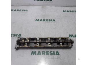 Gebruikte Nokkenas Peugeot 307 CC (3B) 2.0 16V Prijs € 65,00 Margeregeling aangeboden door Maresia Parts