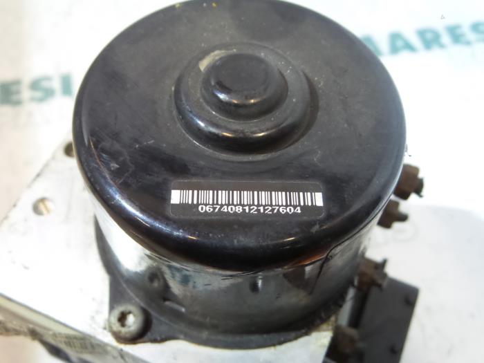ABS Pomp van een Peugeot 206 (2A/C/H/J/S) 1.9 D 2000