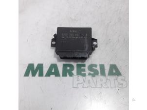 Gebruikte Module PDC Renault Scénic II (JM) 1.6 16V Prijs € 40,00 Margeregeling aangeboden door Maresia Parts