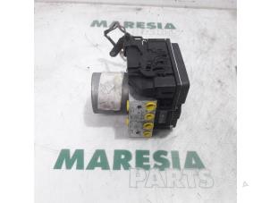 Gebruikte ABS Pomp Renault Scénic II (JM) 1.6 16V Prijs € 75,00 Margeregeling aangeboden door Maresia Parts