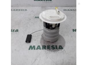 Gebruikte Brandstofpomp Elektrisch Peugeot 407 SW (6E) 2.2 16V Prijs € 25,00 Margeregeling aangeboden door Maresia Parts