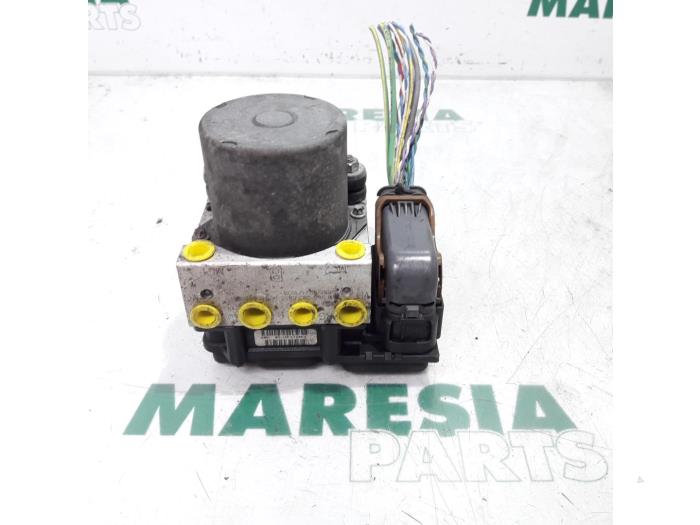Gebruikte ABS Pomp Fiat Scudo (270) 2.0 D Multijet Prijs € 145,19 Inclusief btw aangeboden door Maresia Parts