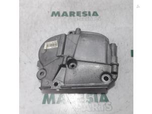 Gebruikte Distributiedeksel Renault Clio III (BR/CR) 1.6 16V Prijs € 30,00 Margeregeling aangeboden door Maresia Parts