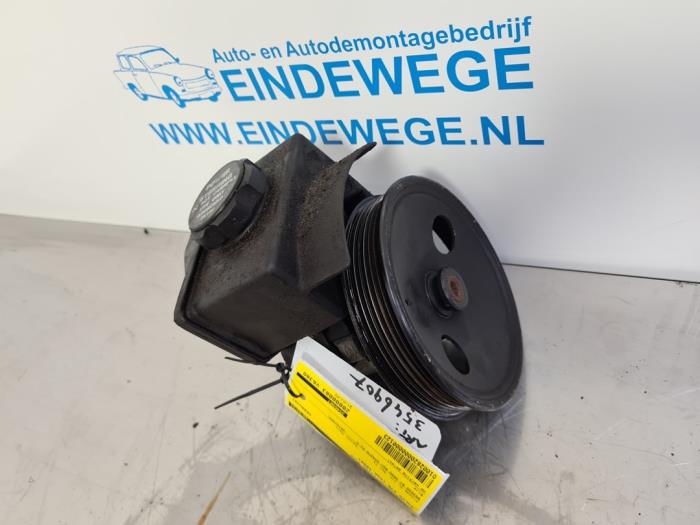 Gebruikte Servopomp Volvo V70 (GW/LW/LZ) 2.5 10V Prijs € 50,00 Margeregeling aangeboden door Auto- en demontagebedrijf Eindewege