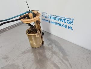 Gebruikte Opvoerpomp Volkswagen Golf V (1K1) 1.9 TDI Prijs € 35,00 Margeregeling aangeboden door Auto- en demontagebedrijf Eindewege